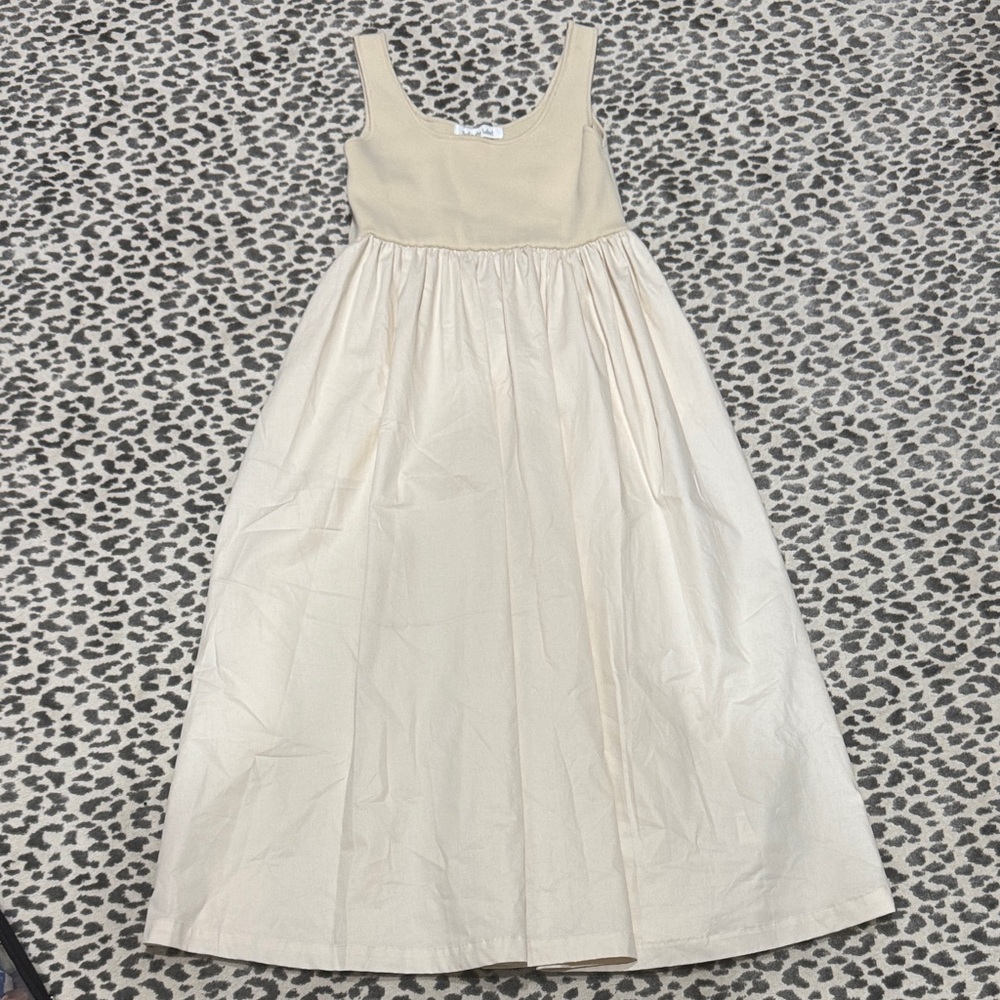 Chic Sleeveless Cream Maxi Dress